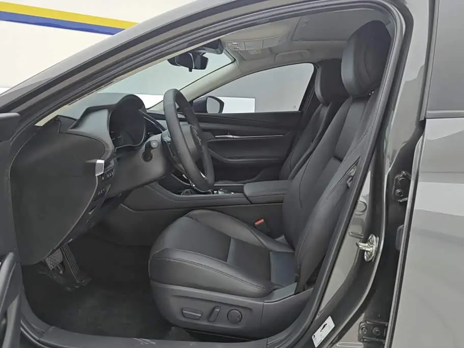 Mazda Mazda3 Axela 2024 — Şəkil 9/16