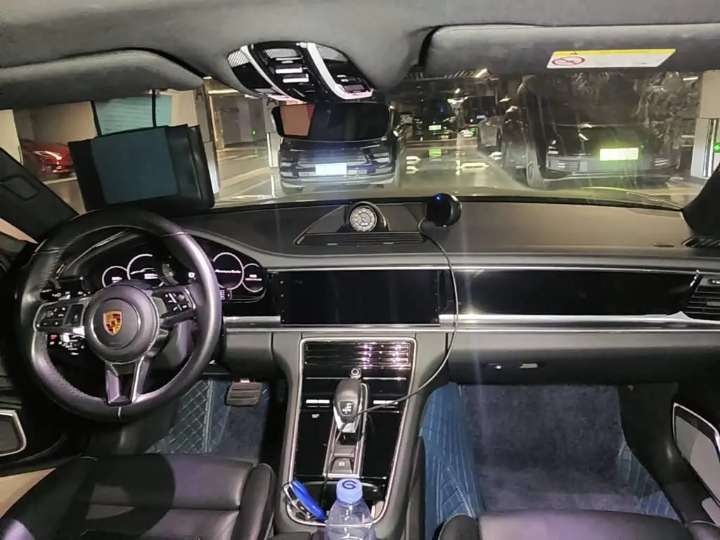 Porsche Panamera 2018 — Photo 11/12