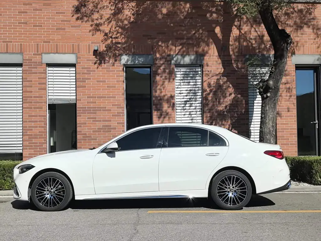 Mercedes-Benz C-Class 2026 — Photo 11/18