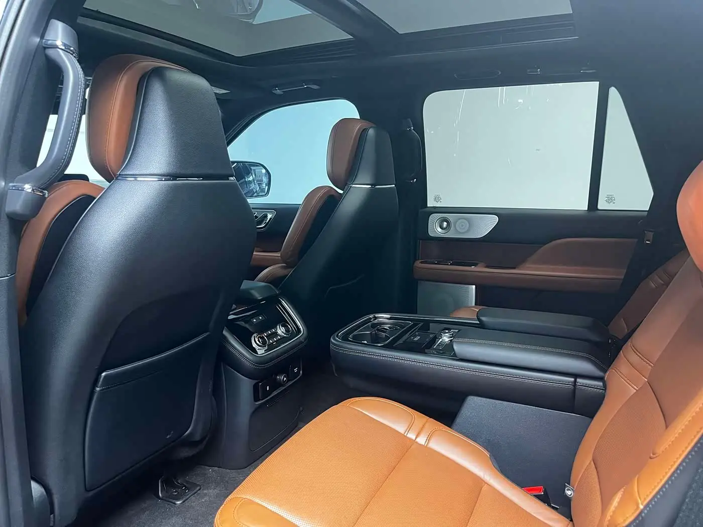 Lincoln Navigator 2023 — Photo 13/20