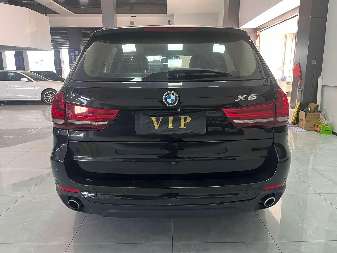 BMW X5 2015 — Photo 8/18