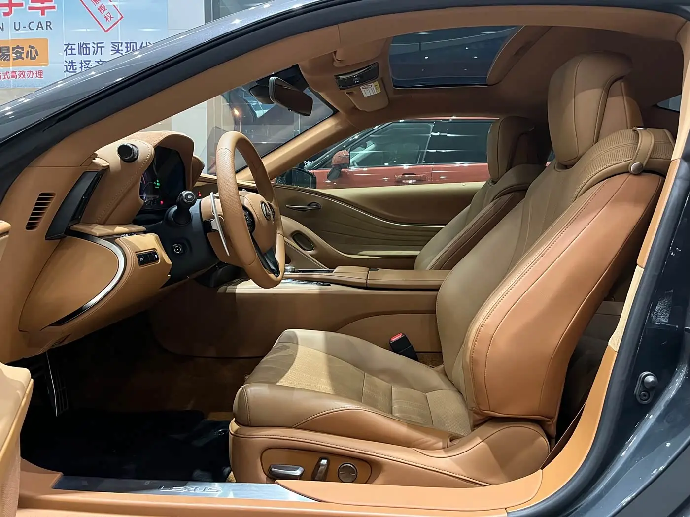 Lexus LC 2019 — Photo 10/15