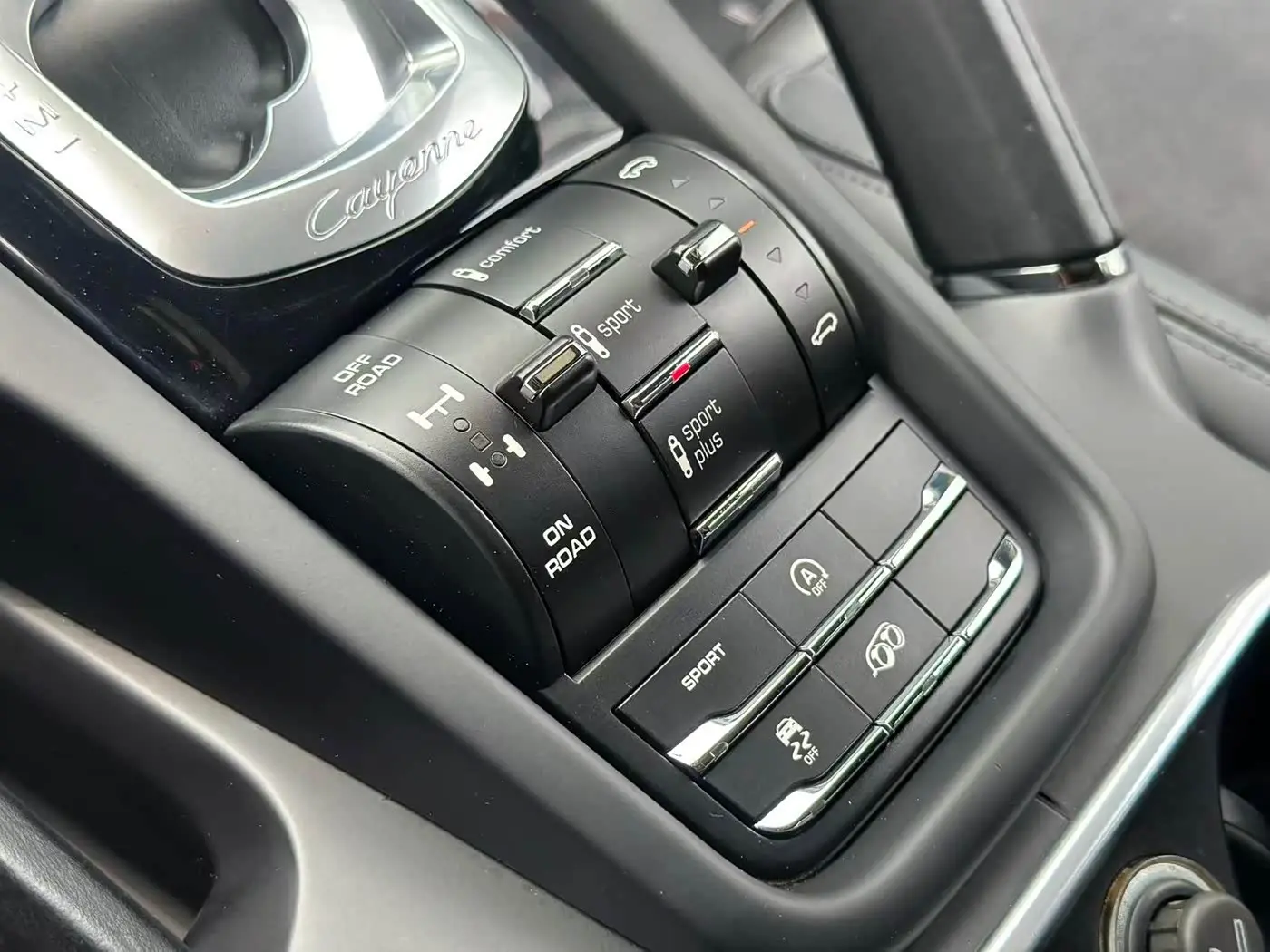 Porsche Cayenne 2016 — Photo 15/20