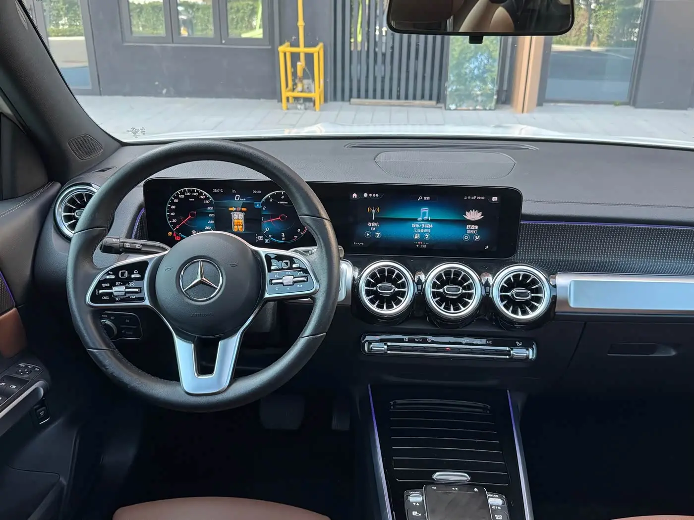 Mercedes-Benz GLB 2022 — Фото 6/11