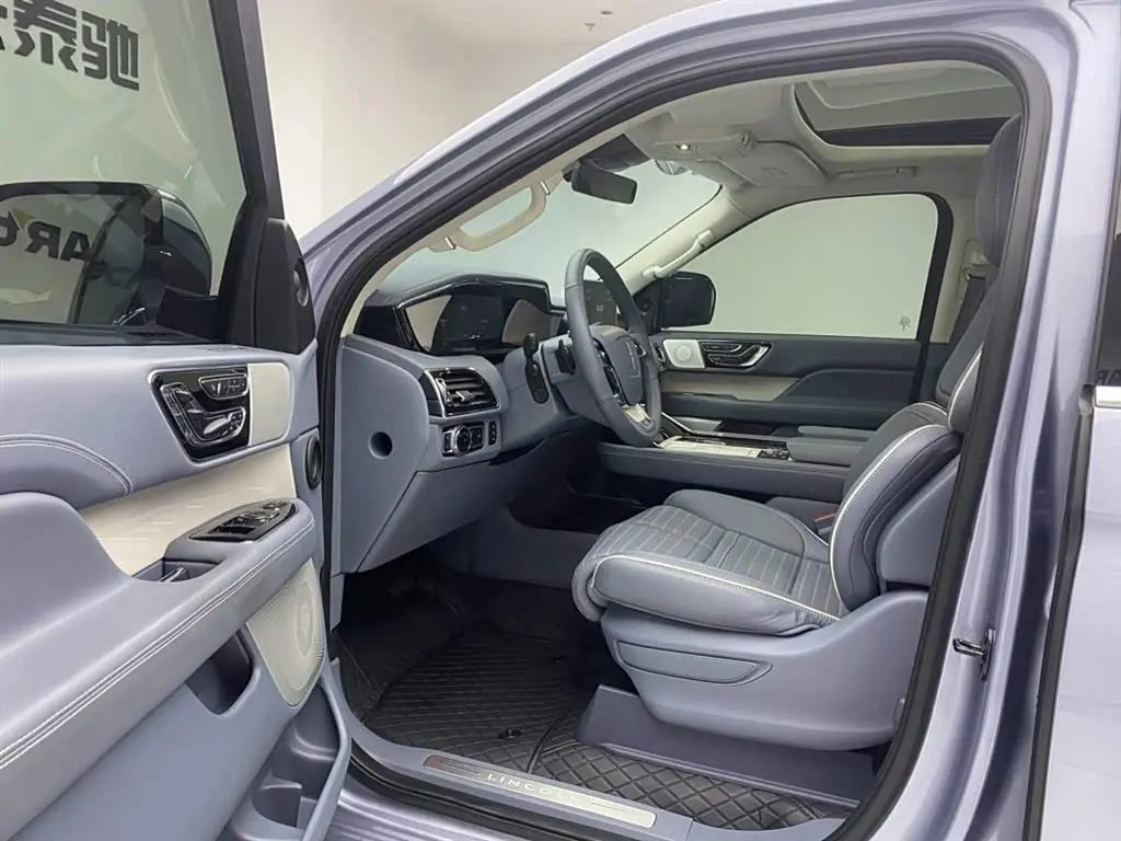 Lincoln Navigator 2023 — Şəkil 17/20