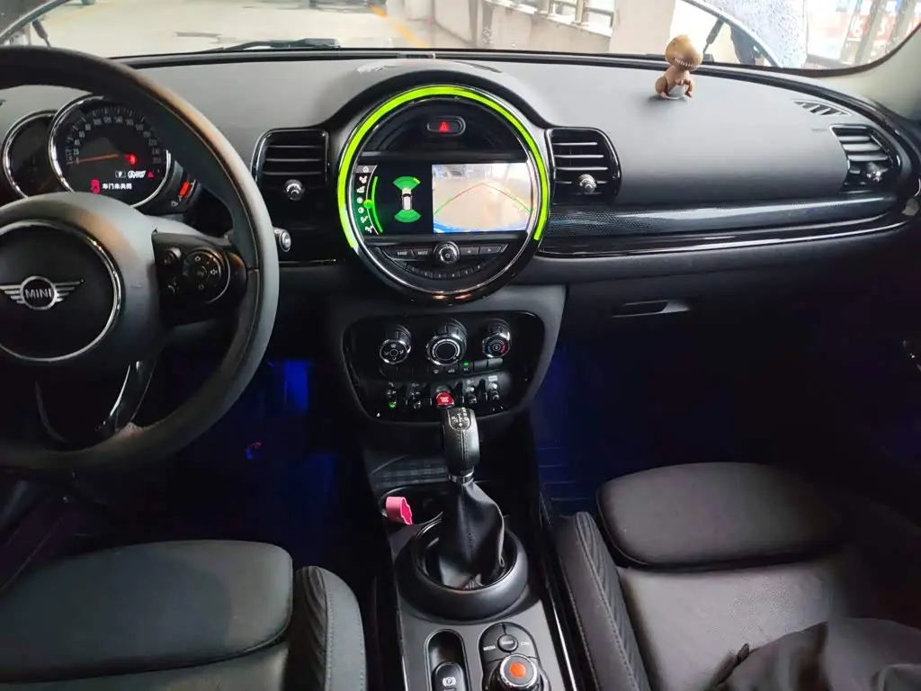 MINI CLUBMAN 2019 — Фото 10/20