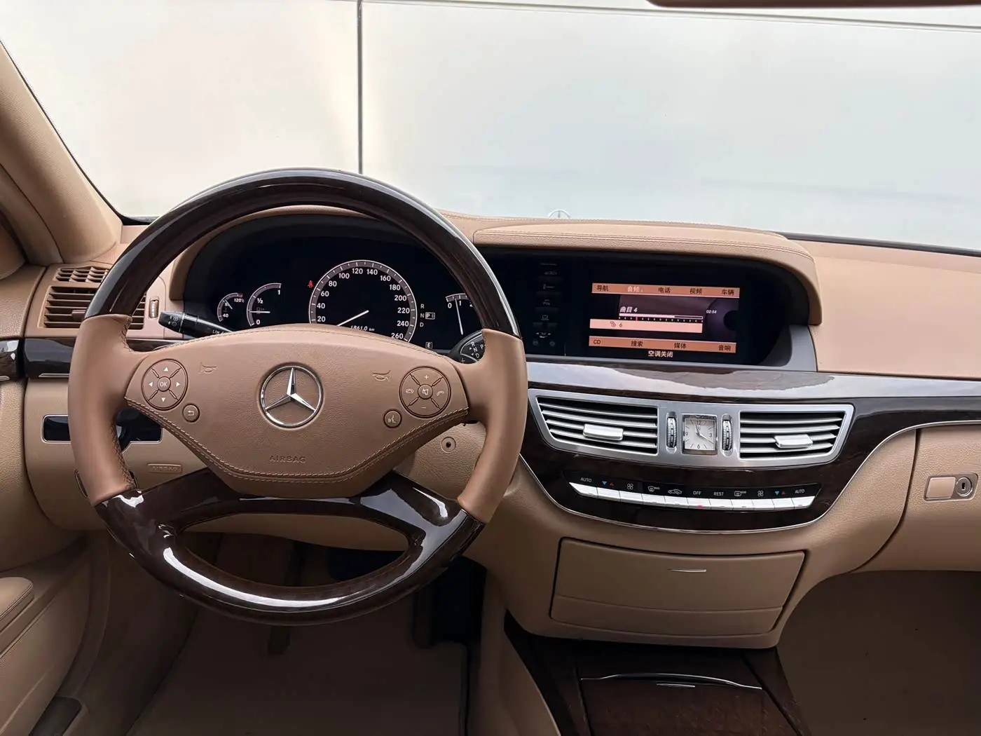 Mercedes-Benz S-Class 2012 — Photo 11/16