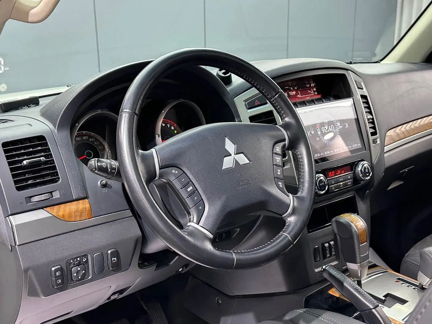 Mitsubishi Pajero 2018 — Фото 10/20