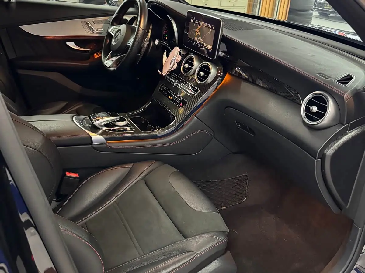 Mercedes-Benz GLC AMG 2019 — Photo 9/13