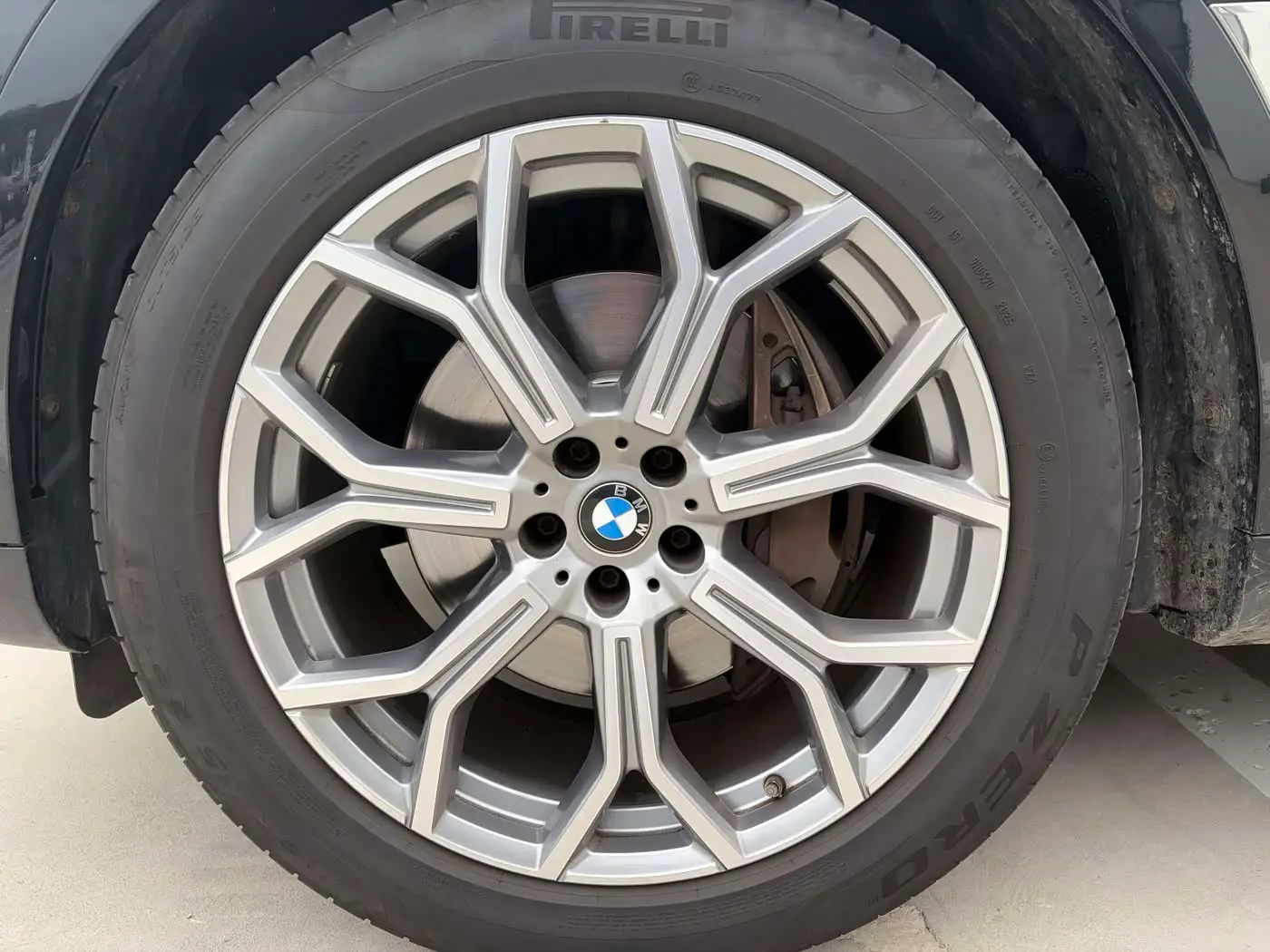 BMW X7 2021 — Фото 13/15