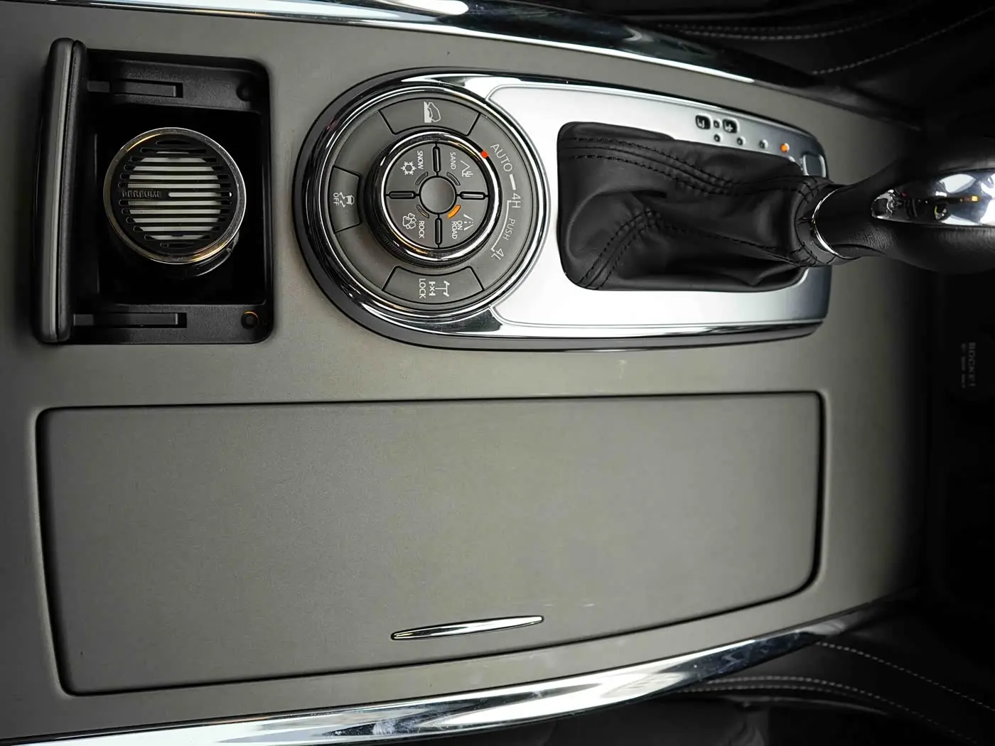 Nissan Patrol 2019 — Şəkil 19/20