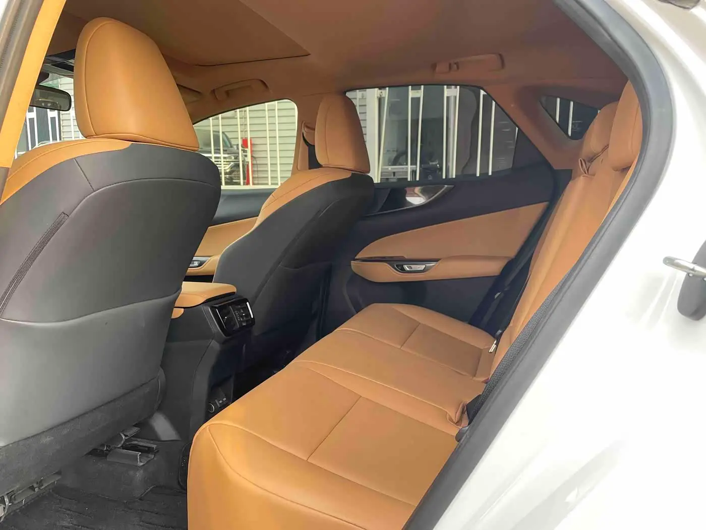 Lexus NX 2022 — Şəkil 9/17
