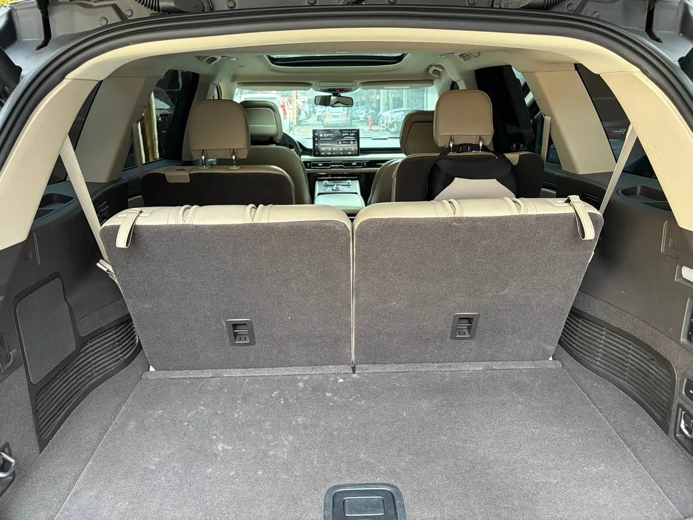 Lincoln Aviator 2021 — Photo 8/11