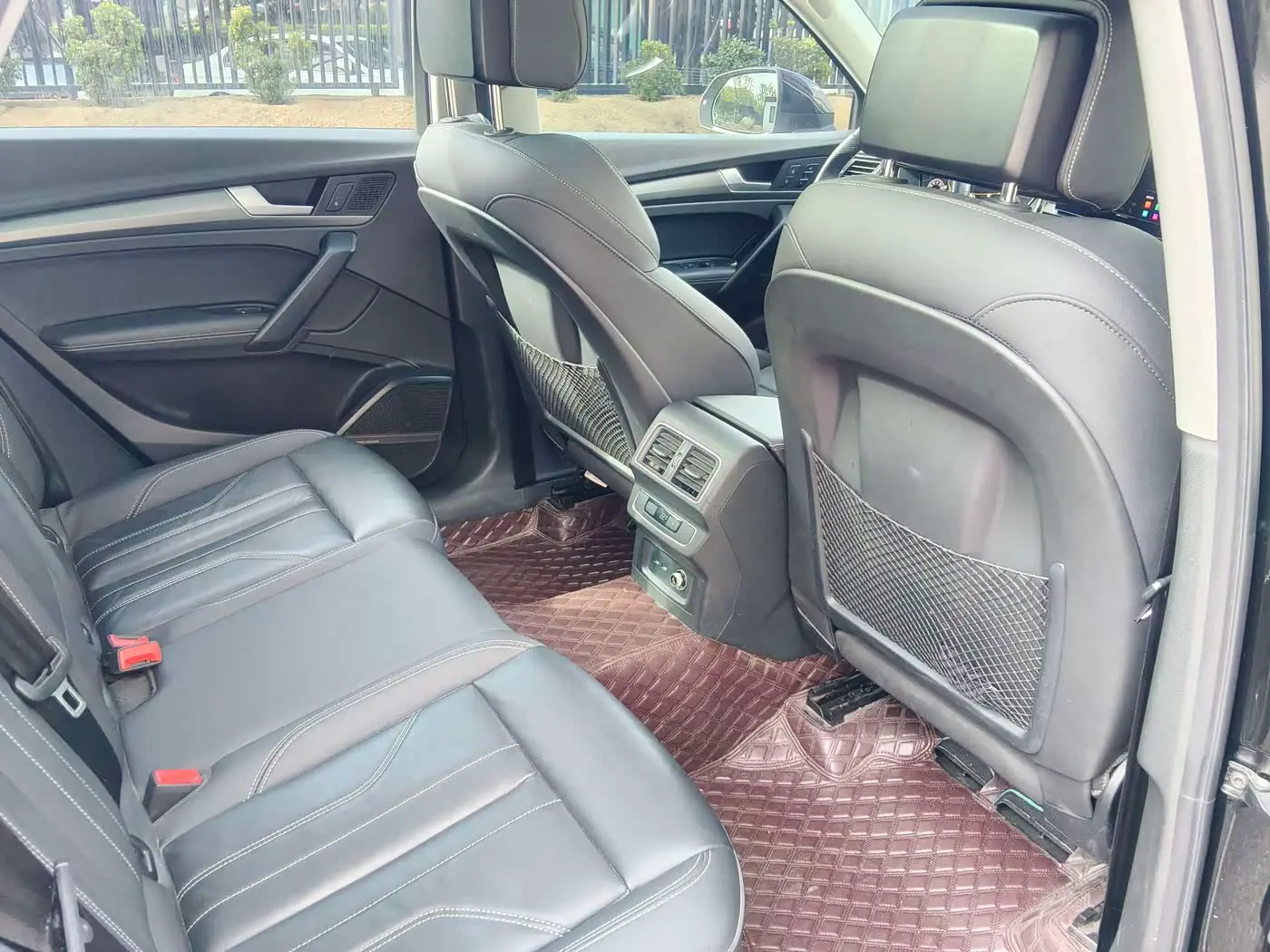 Audi Q5L 2023 — Şəkil 8/19