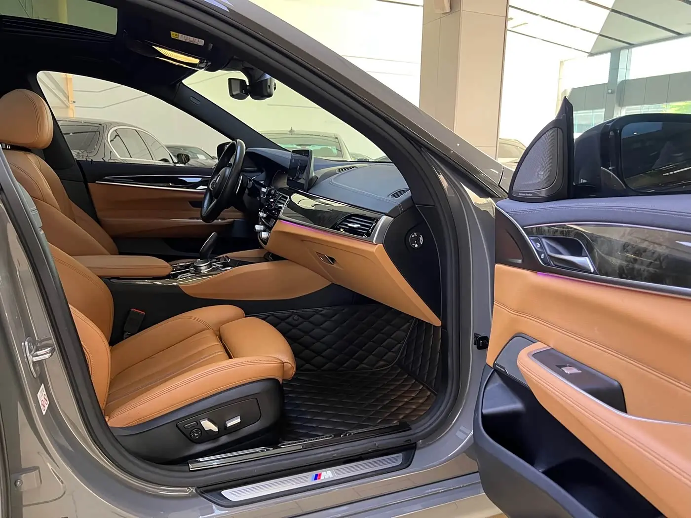 BMW 6 Series GT 2021 — Photo 8/11