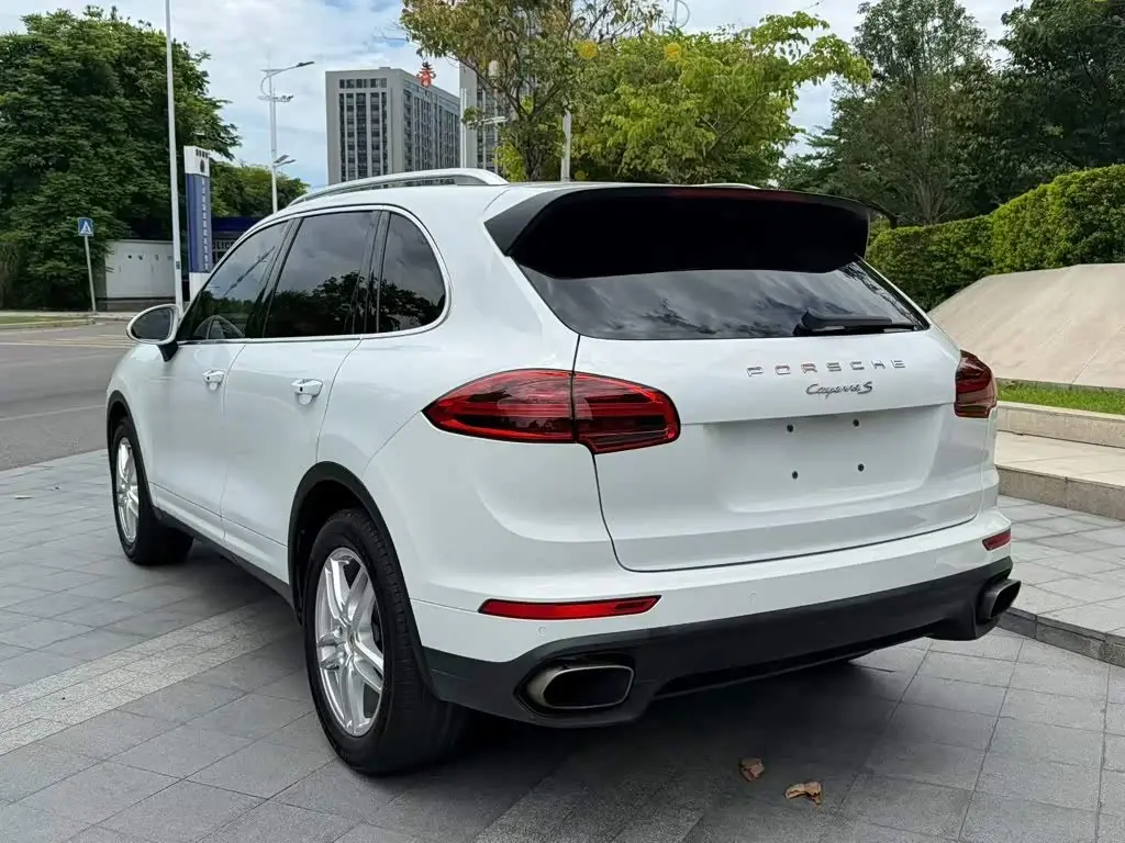 Porsche Cayenne 2017 — Фото 7/9