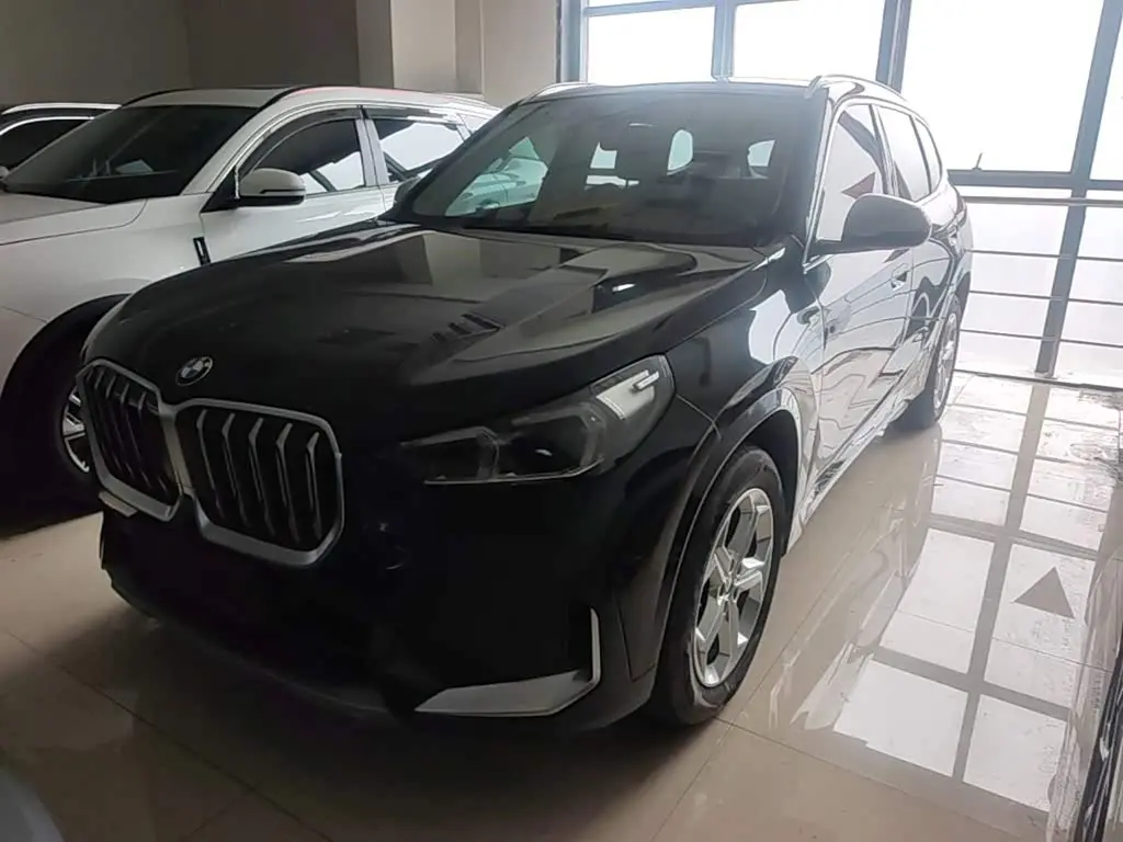 BMW X1 2023 — Photo 1/20