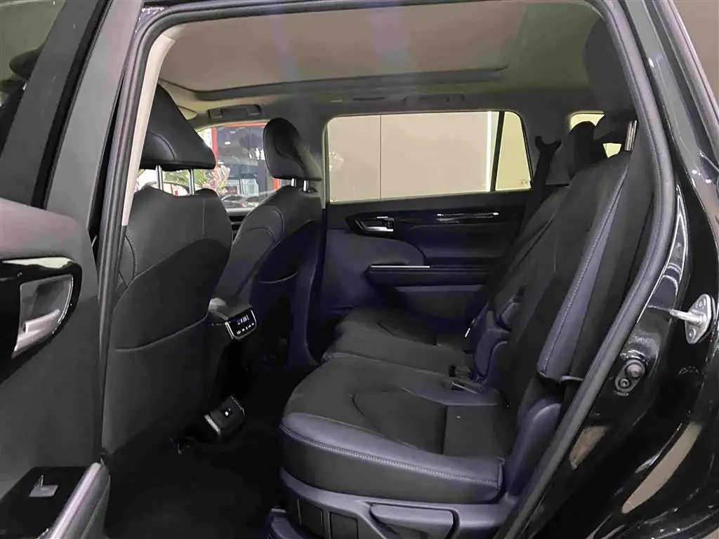 Toyota Highlander 2024 — Şəkil 7/18