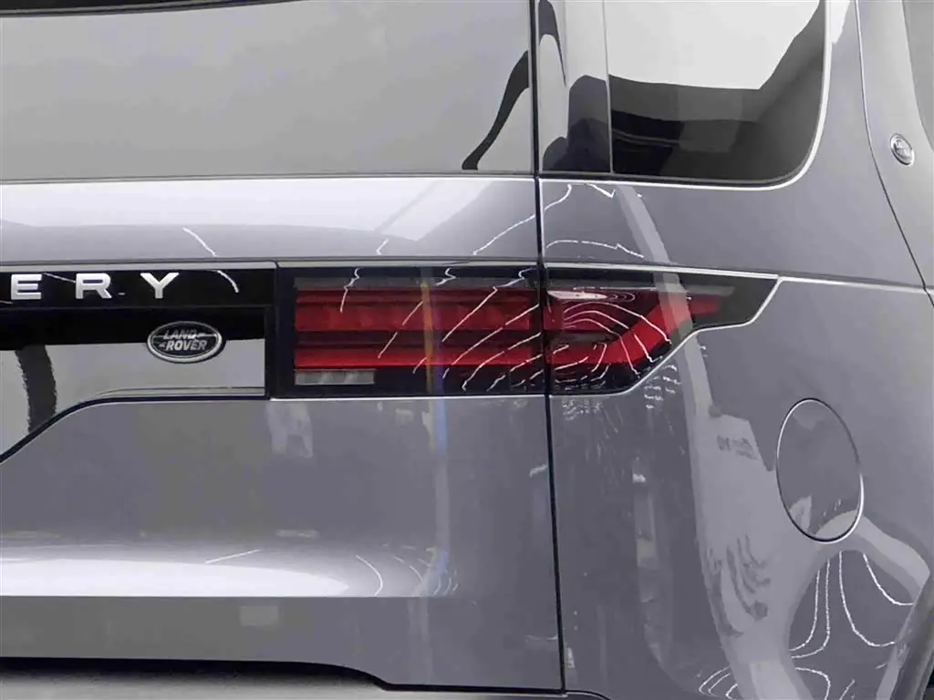 Land Rover Discovery 2024 — Photo 18/20