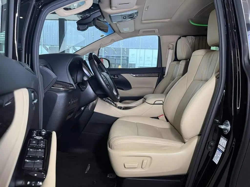 Toyota Vellfire 2021 — Photo 17/20