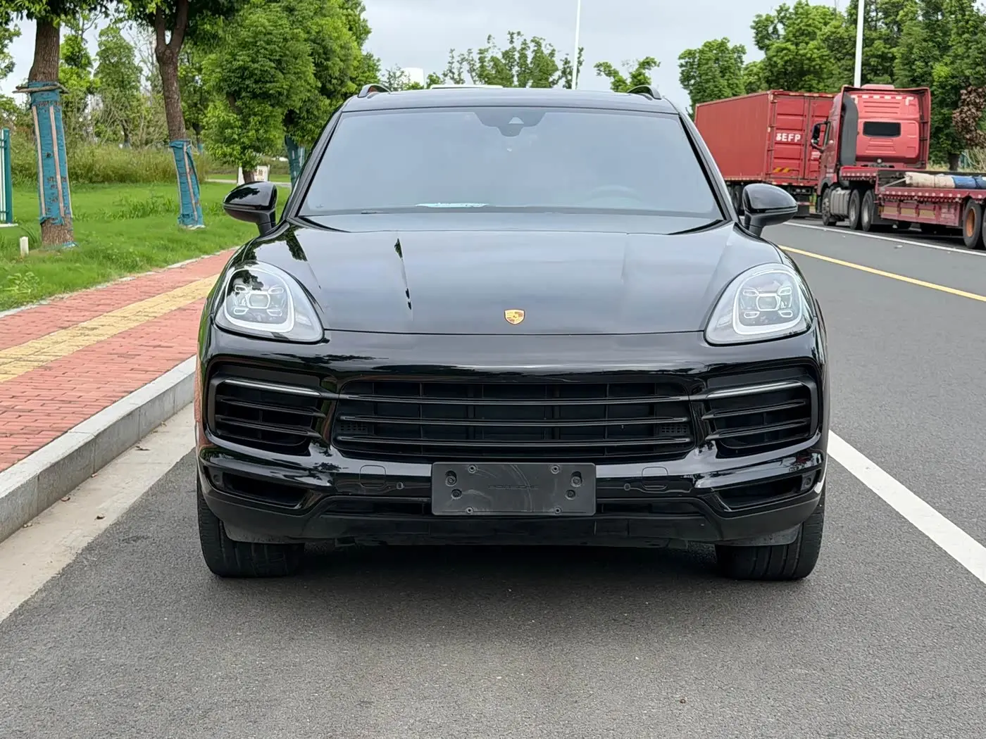 Porsche Cayenne 2020 — Photo 2/19