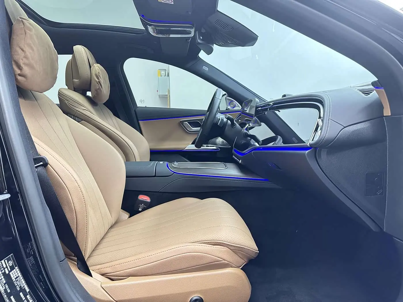Mercedes-Benz E-Class 2025 — Фото 13/20