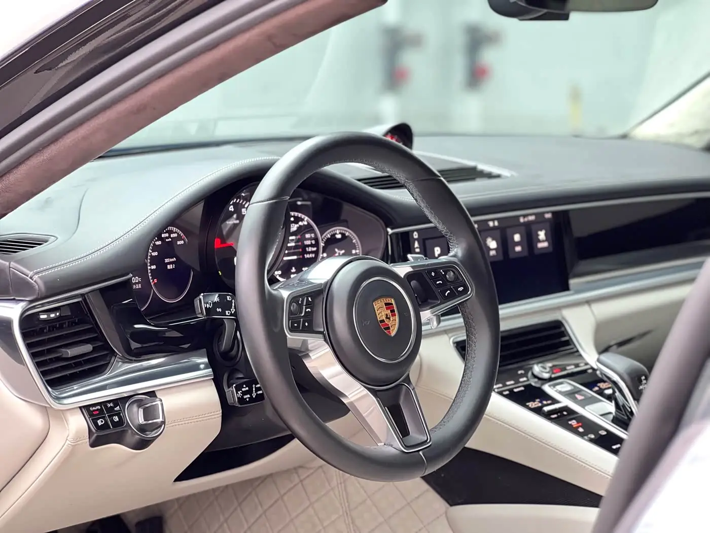 Porsche Panamera 2018 — ფოტო 5/14