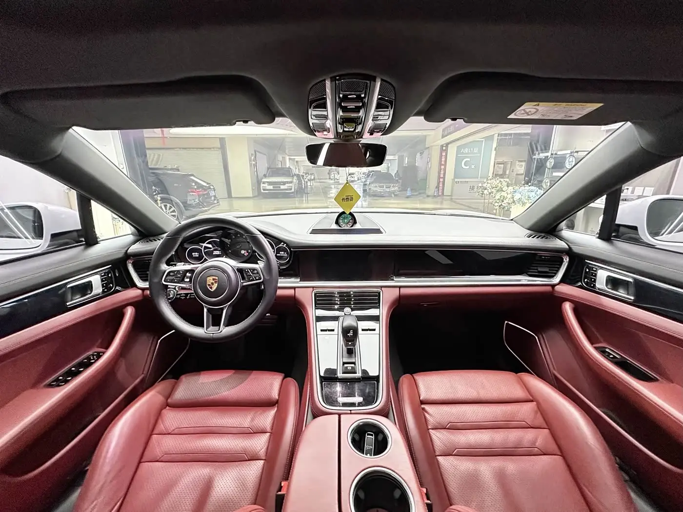 Porsche Panamera 2019 — Photo 11/20