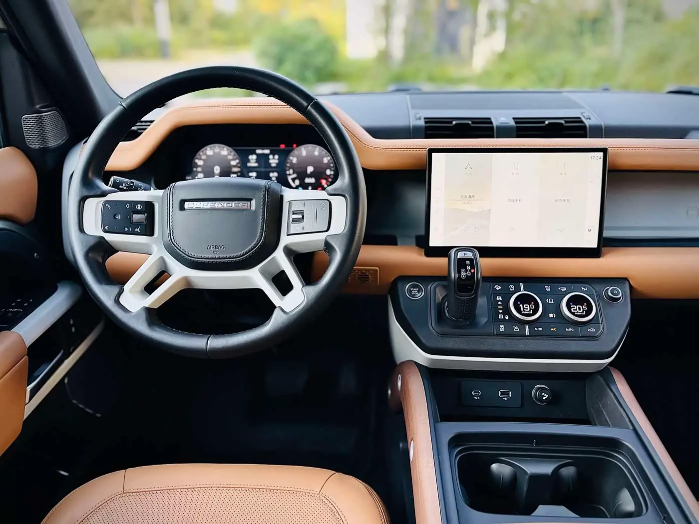 Land Rover Defender 2024 — Фото 9/20