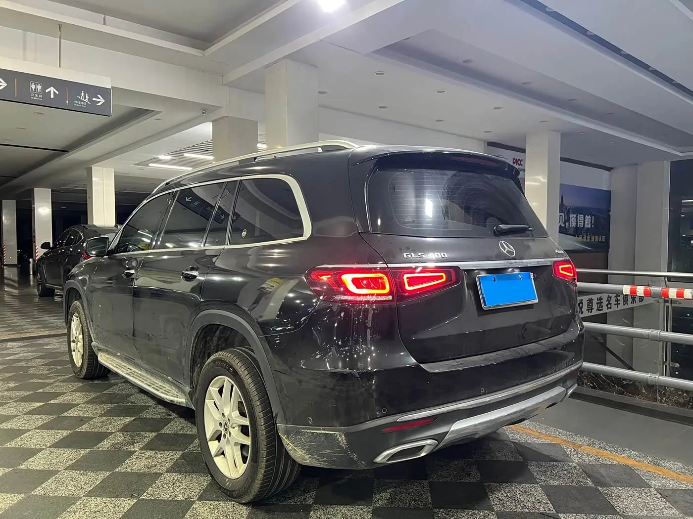 Mercedes-Benz GLS 2021 — Photo 4/9