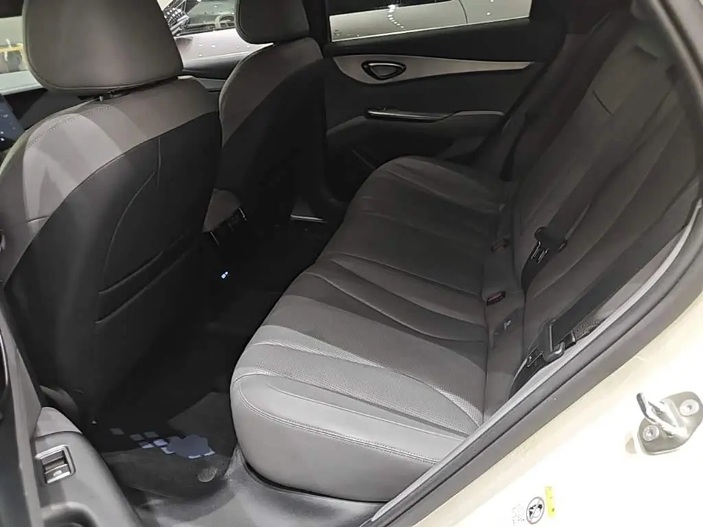 BYD Seal 07 DM-i 2025 — Şəkil 17/20