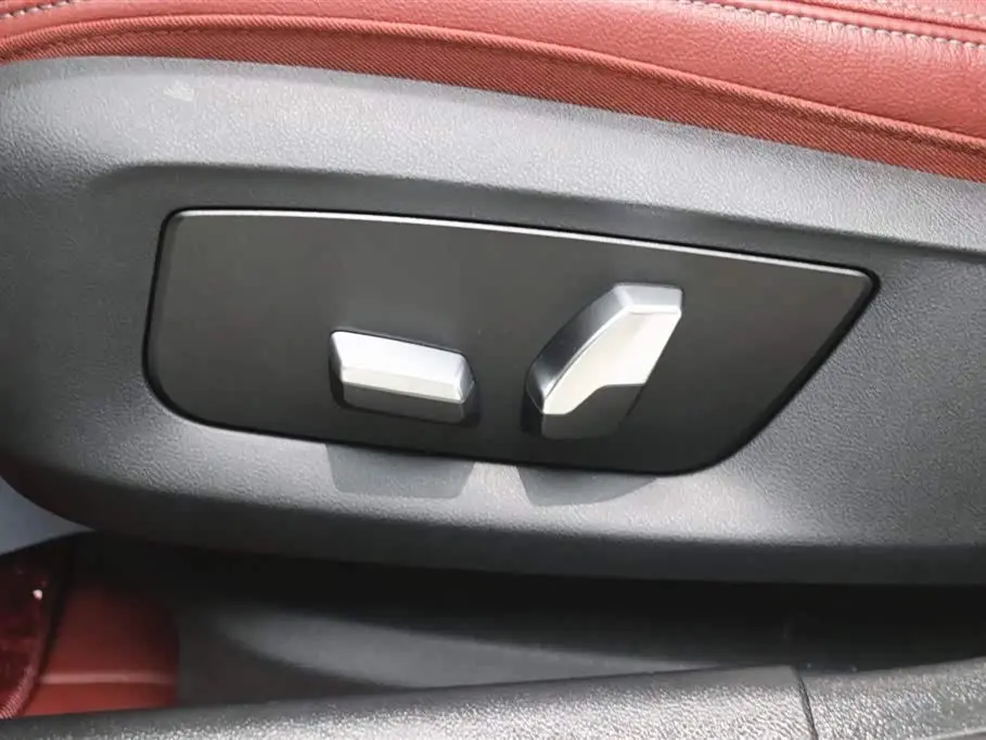 BMW 5 Series New Energy 2023 — Şəkil 13/20