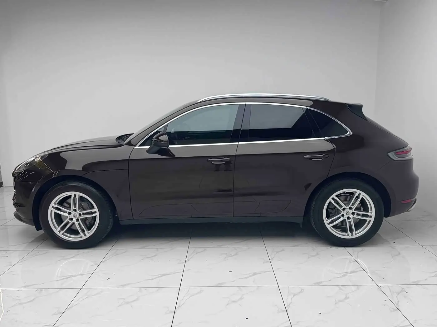 Porsche Macan 2021 — Photo 15/16