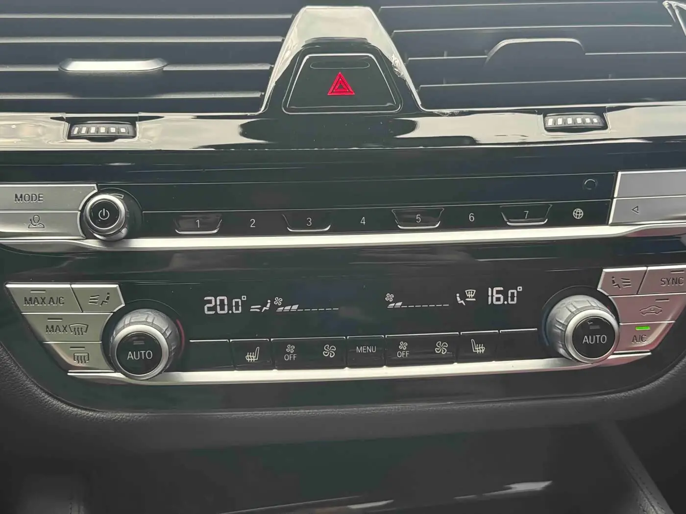 BMW 5 Series 2020 — Şəkil 13/14