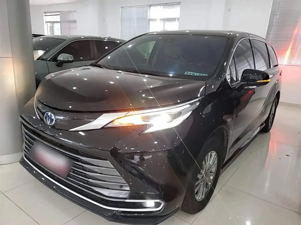 Toyota Sienna 2022 — Şəkil 1/20