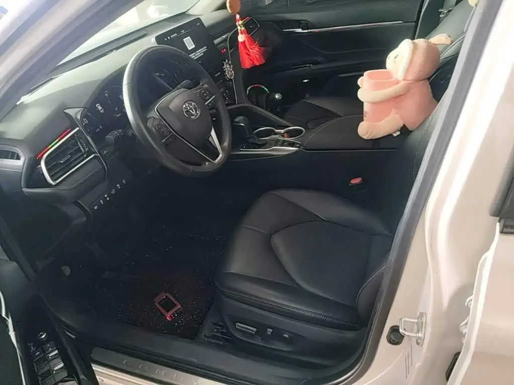 Toyota Camry 2023 — Şəkil 15/20