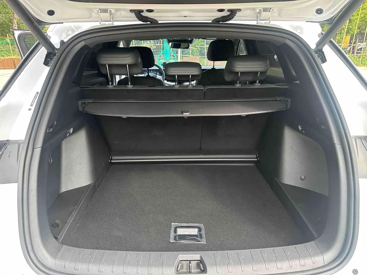 BYD Song L DM-i 2025 — Photo 4/18