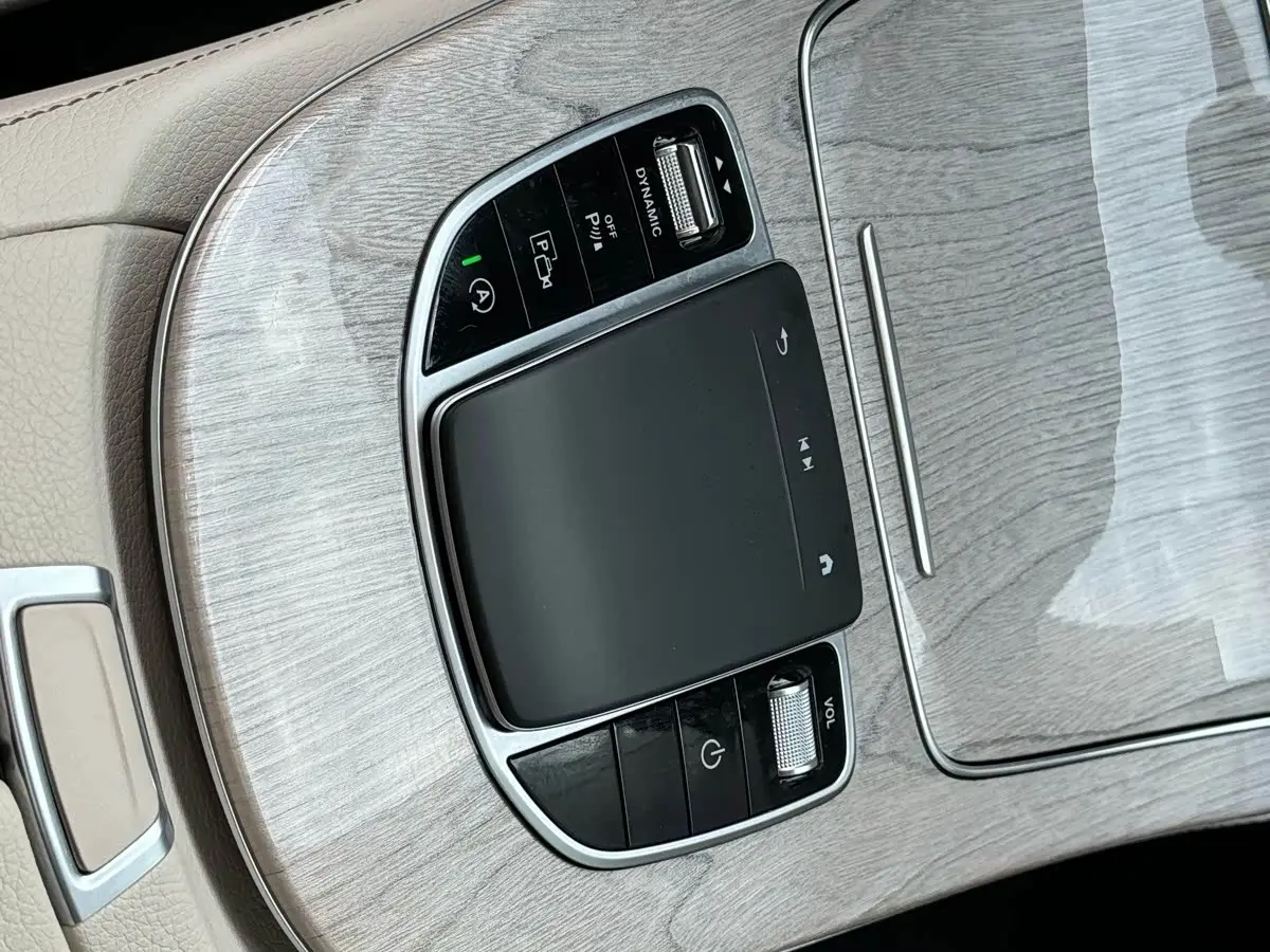 Mercedes-Benz CLS 2022 — Photo 14/20