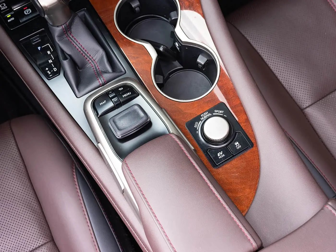 Lexus RX 2016 — Photo 18/20