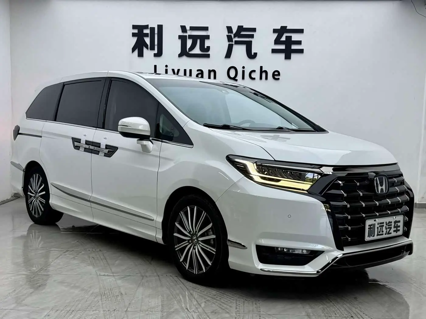 Honda Elysion 2022 — Photo 3/16