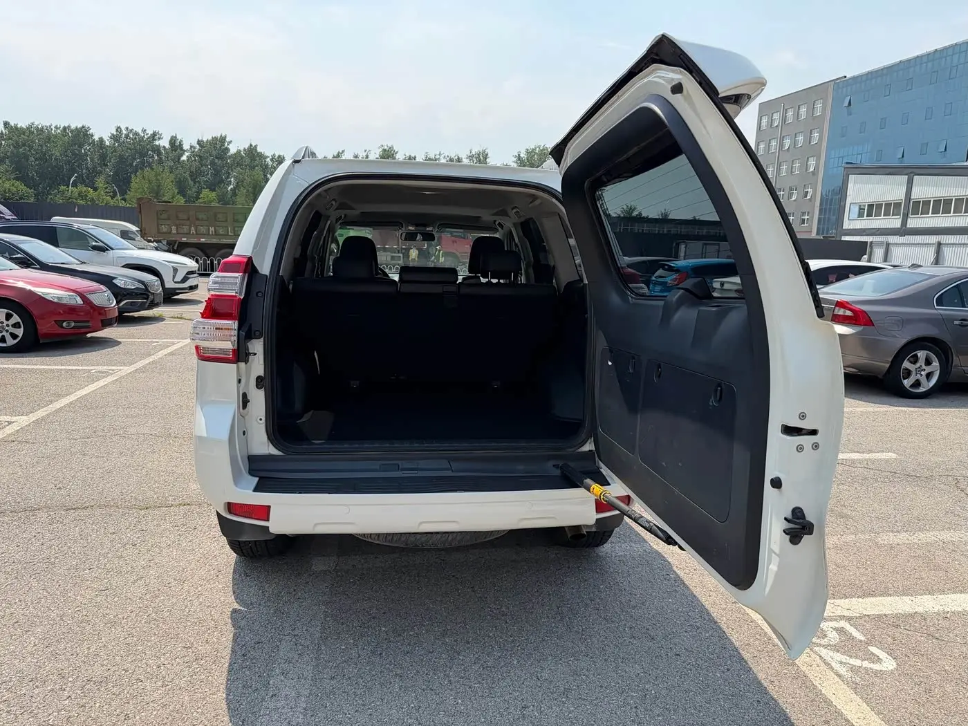 Toyota Prado 2016 — Photo 10/20