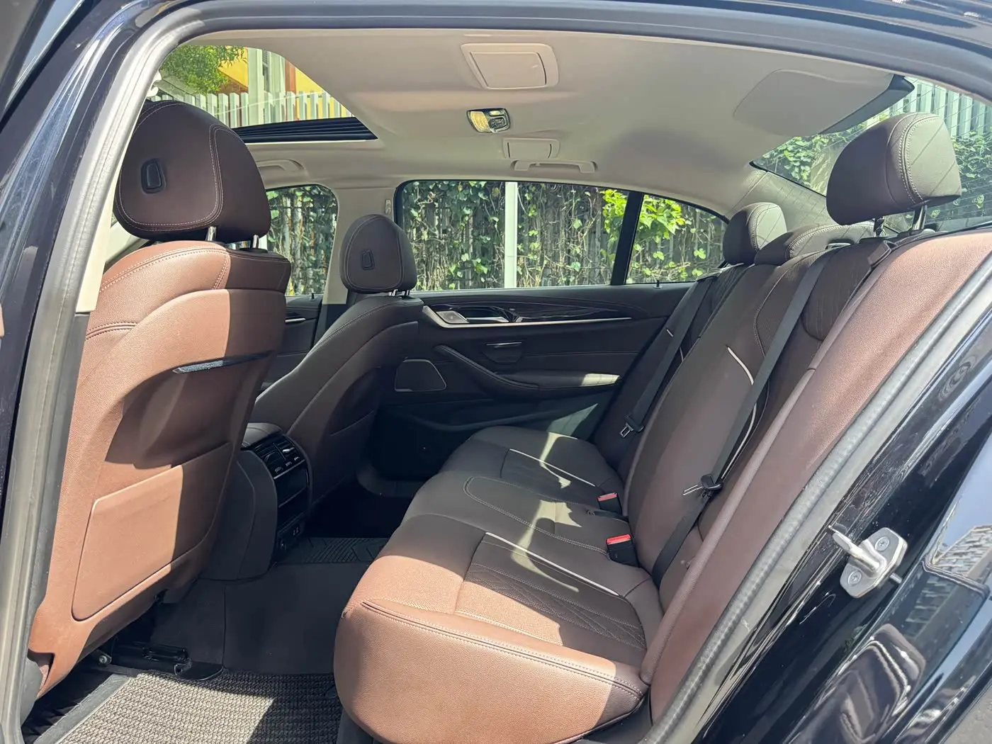 BMW 5 Series 2023 — Şəkil 13/20