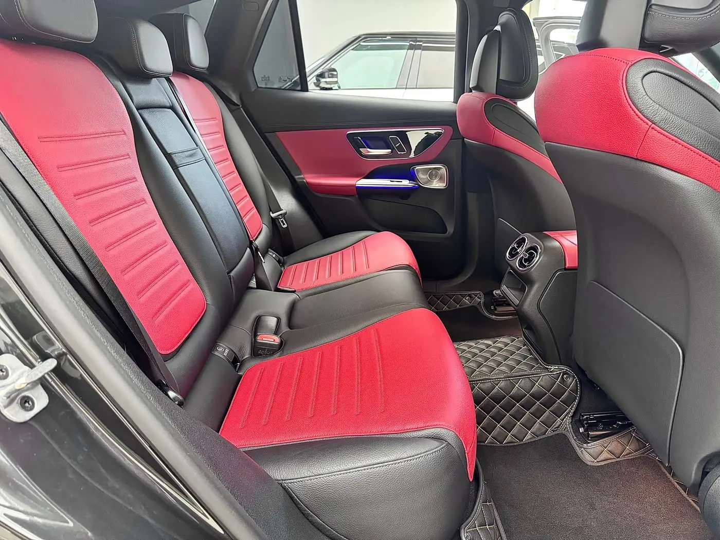 Mercedes-Benz GLC AMG 2025 — Фото 16/20