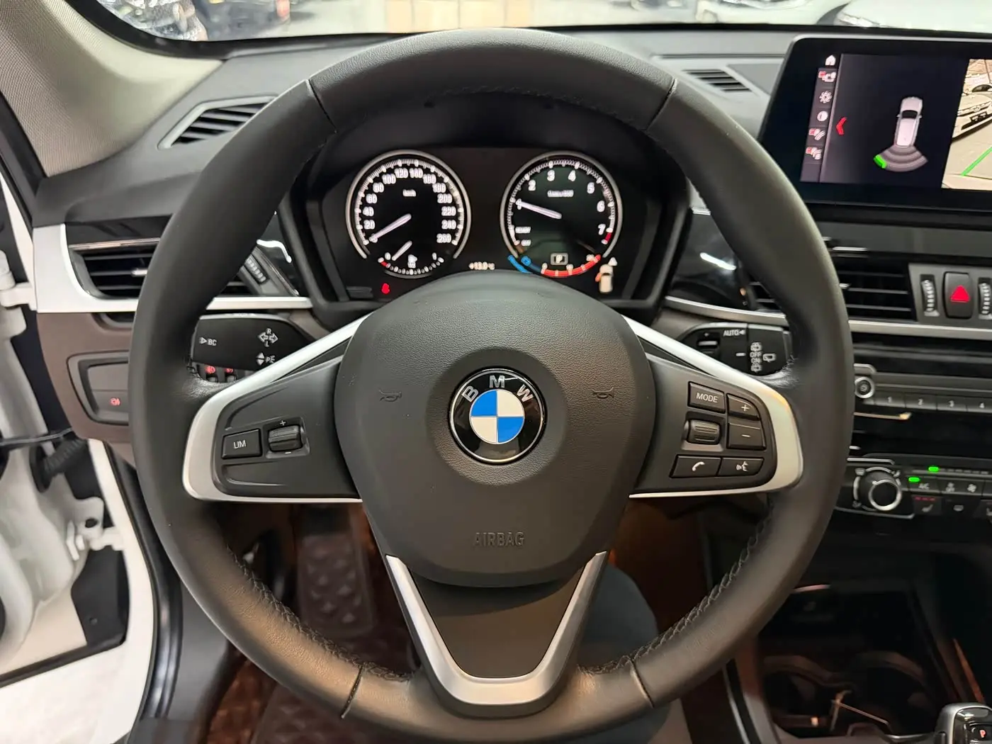 BMW X1 2022 — Фото 12/20