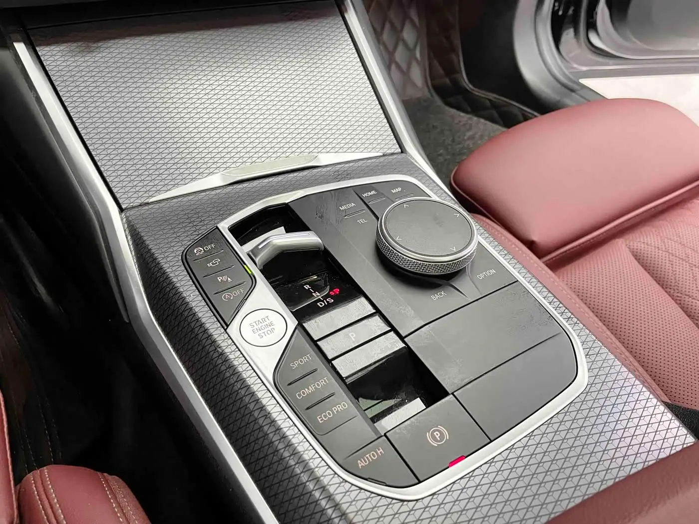 BMW 3 Series 2025 — Photo 15/20