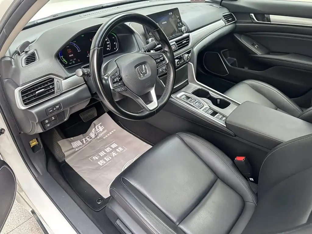 Honda Accord 2020 — Фото 10/14
