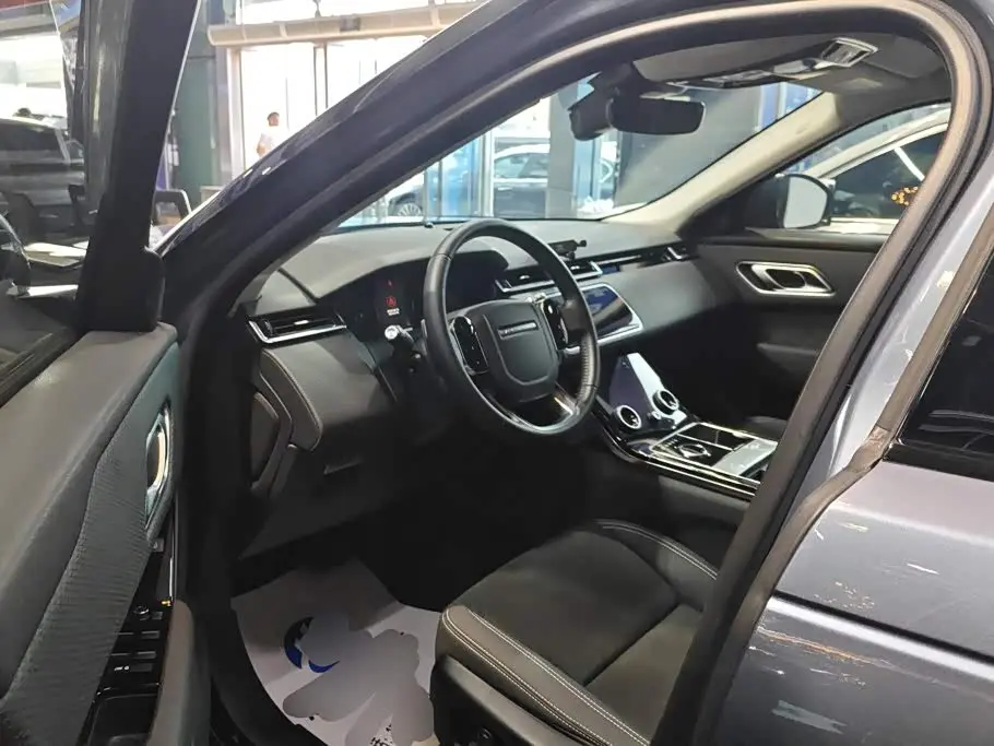 Land Rover Range Rover Velar 2021 — Photo 9/16