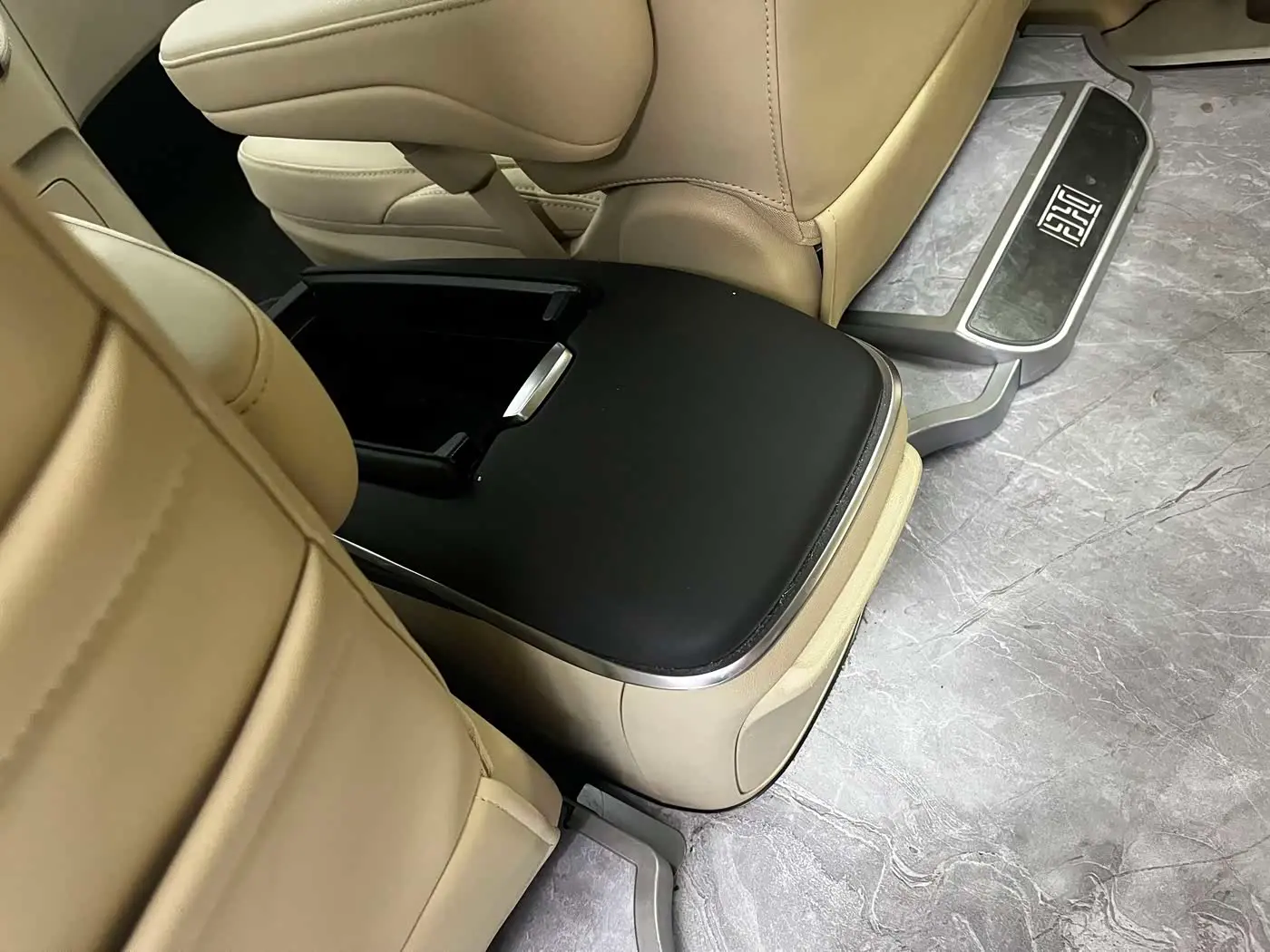 Buick GL8 New Energy 2025 — Фото 16/16