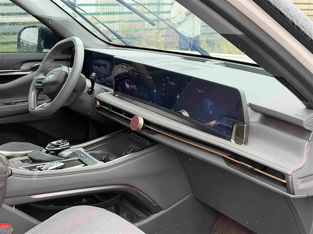 Ford Edge 2023 — Фото 13/18