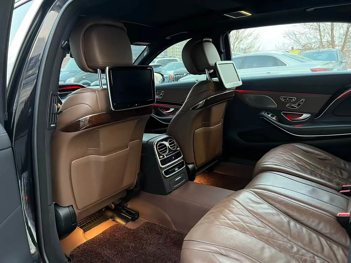 Mercedes-Benz Maybach S-Class 2017 — Photo 10/11